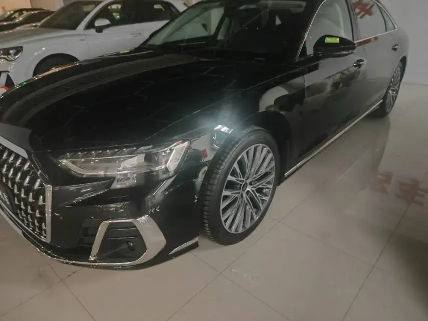 2025 Audi A8 3.0T 286HP V6 8AT