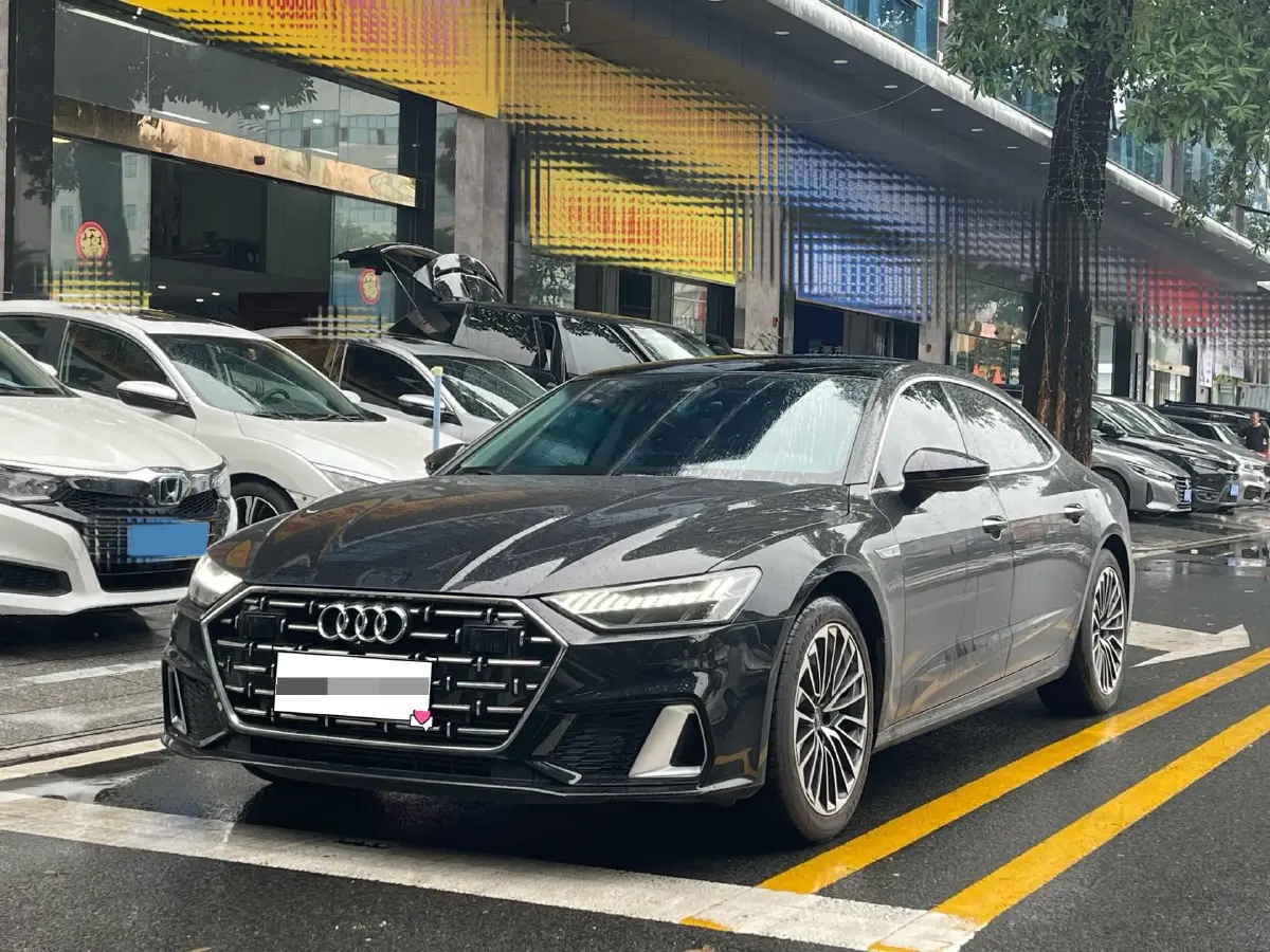 2024 Audi A7L 2.0T 245HP L4 7DCT
