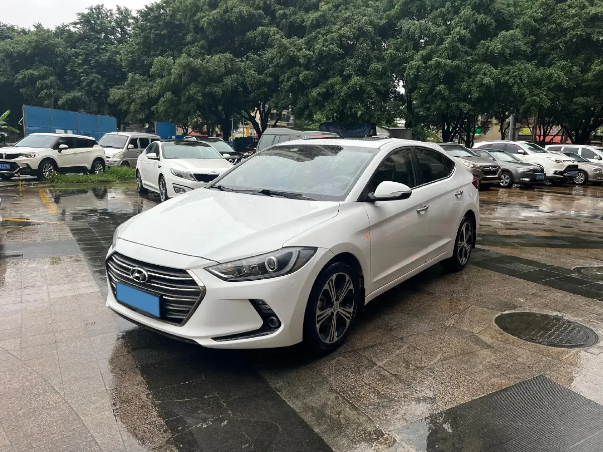 2018 Hyundai Elantra 1.4T 130HP L4 7DCT