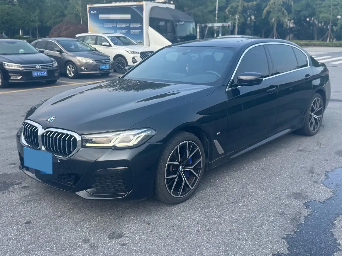 2022 BMW 5 Series 2.0T 184HP L4 8AT