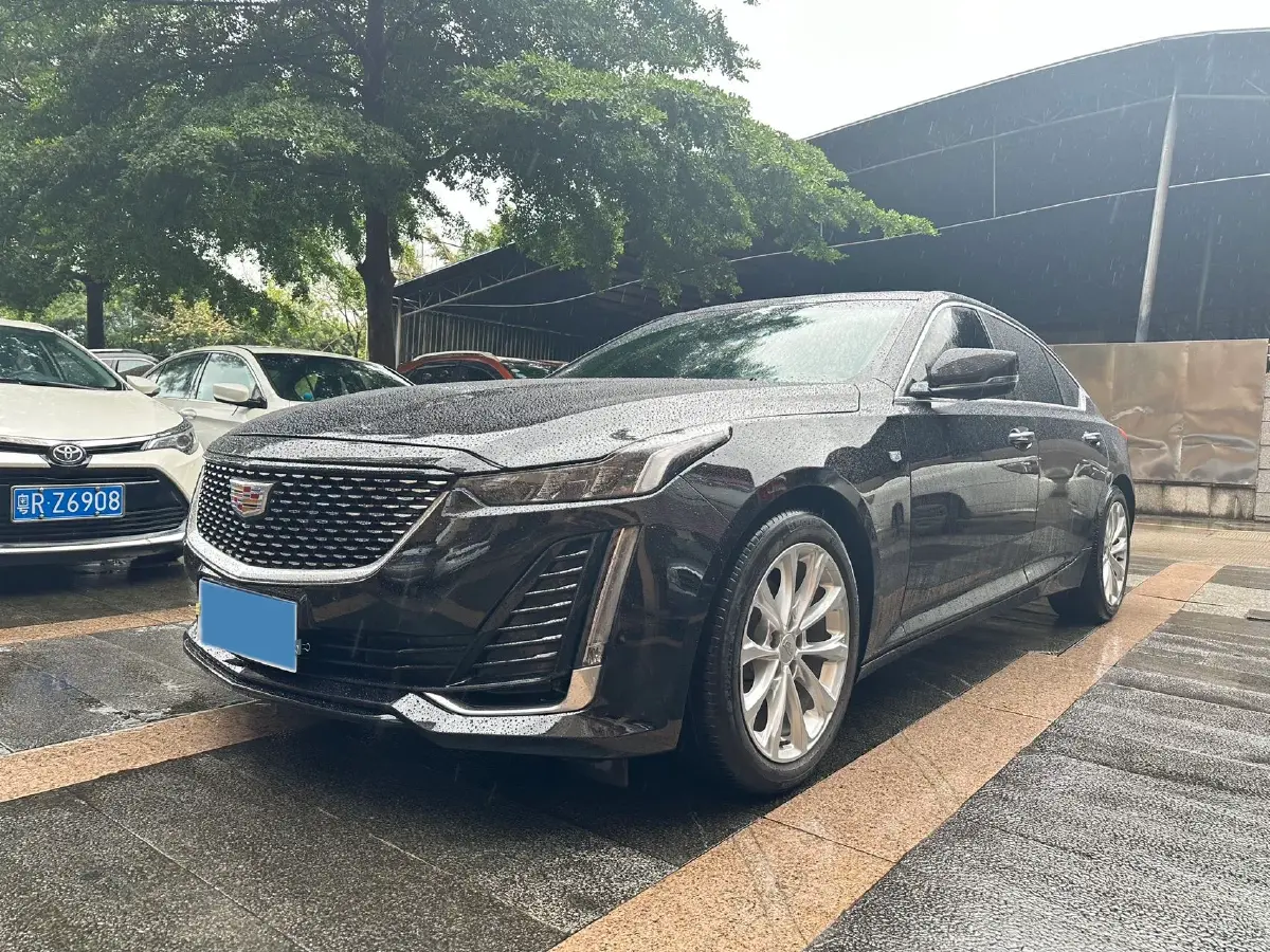 2022 Cadillac CT5 2.0T 237HP L4 10AT