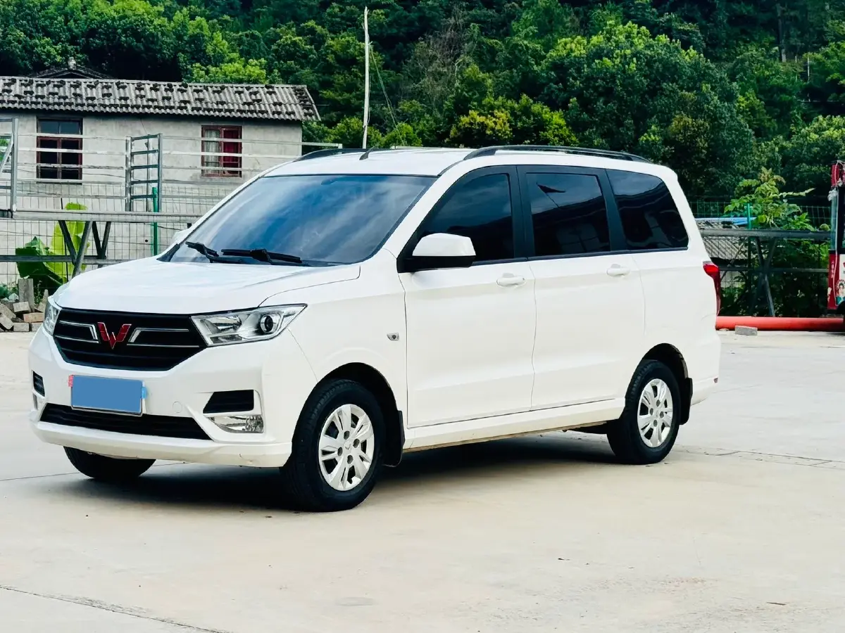 2021 WuLing HongGuang 1.5L 99HP L4 6MT