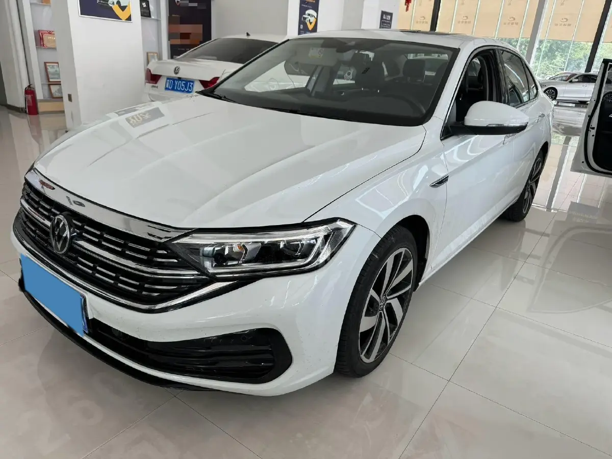 2023 Volkswagen Sagitar 1.5T 160HP L4 7DCT