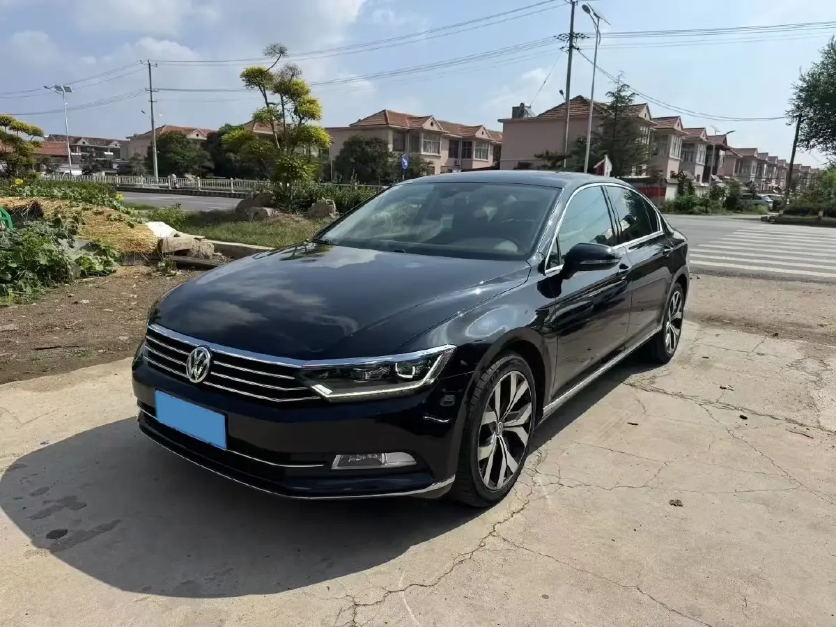 2018 Volkswagen Magotan 2.0T 220HP L4 7DCT
