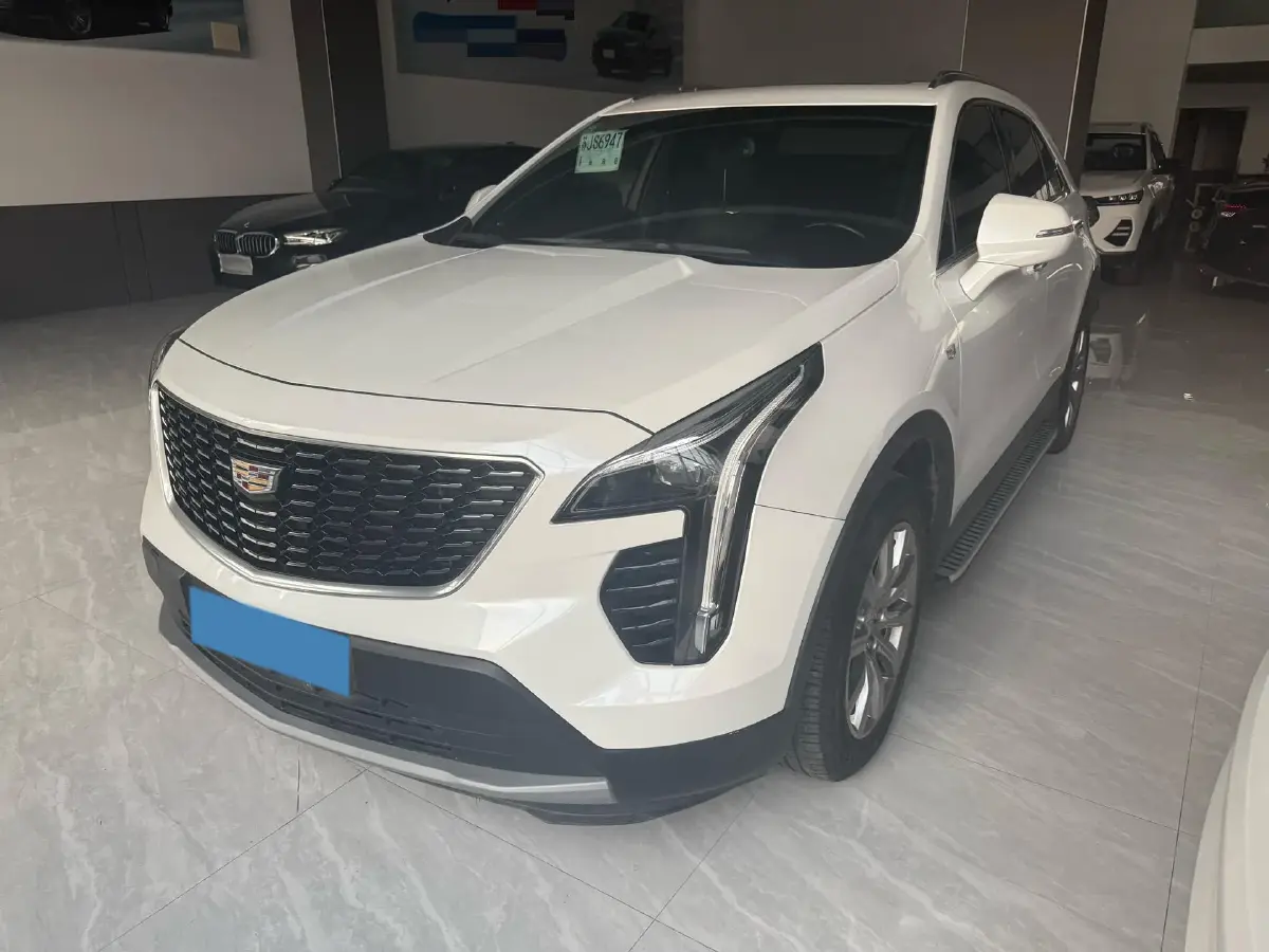 2018 Cadillac XT4 2.0T 241HP L4 9AT