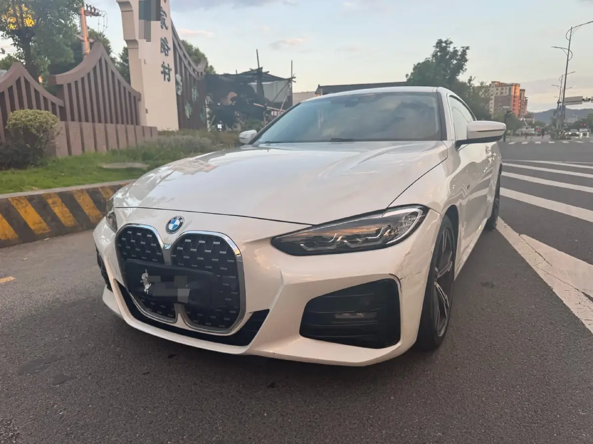 2022 BMW 8 Series 3.0T 333HP L6 8AT