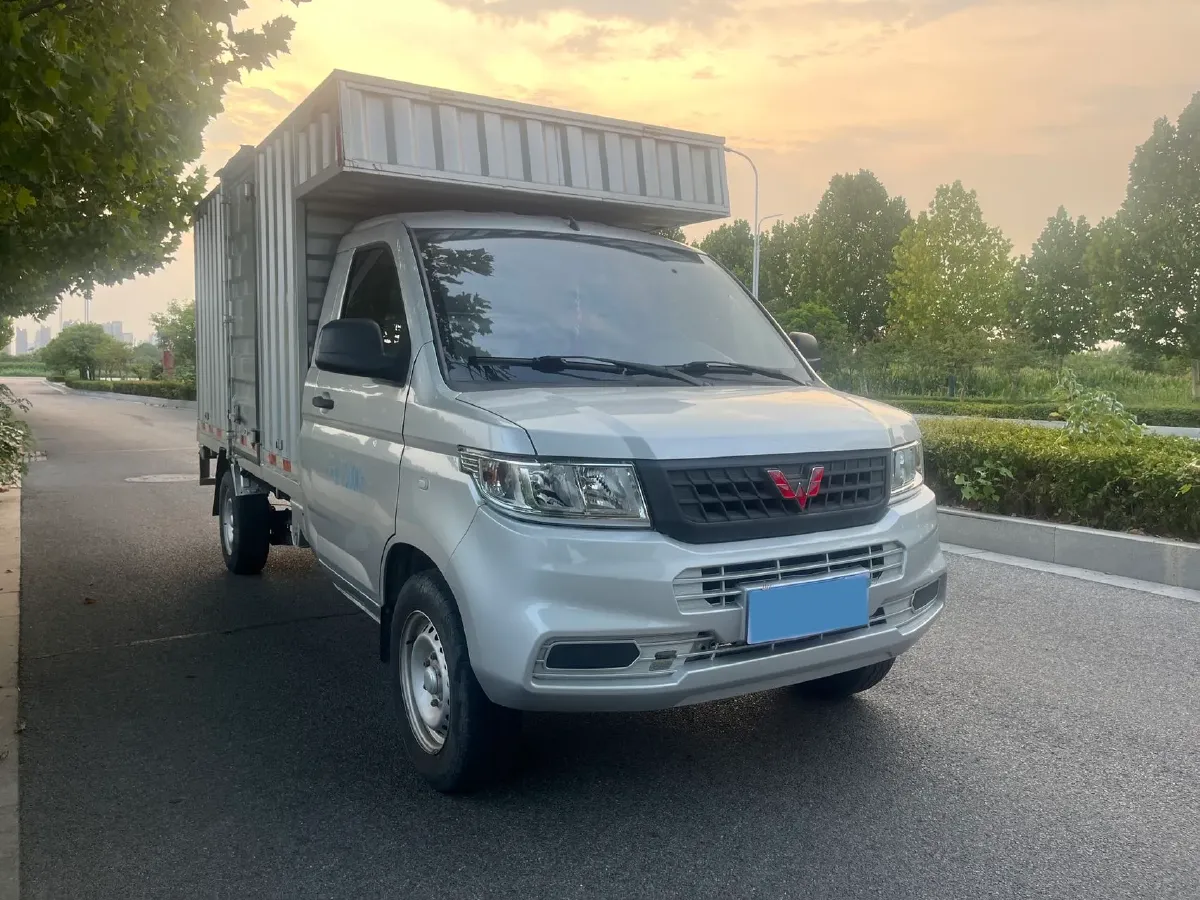 2020 WuLing RongGuang New Truck Special 1.8L 125HP L4 5MT,autocango,china used car exporter,china ev exporter,chinese used car exporter,chinese used ev exporter