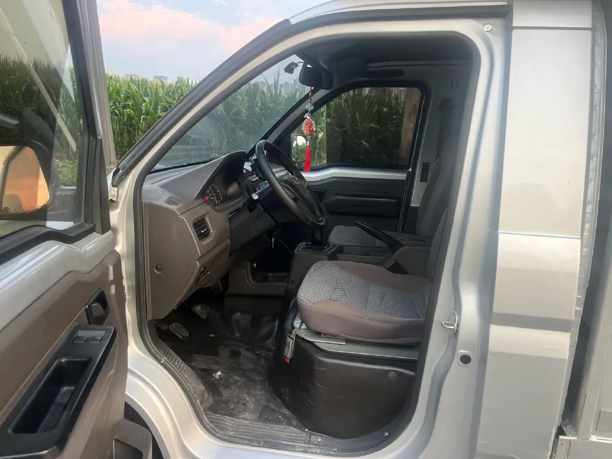 2020 WuLing RongGuang New Truck Special 1.8L 125HP L4 5MT,autocango,china used car exporter,china ev exporter,chinese used car exporter,chinese used ev exporter