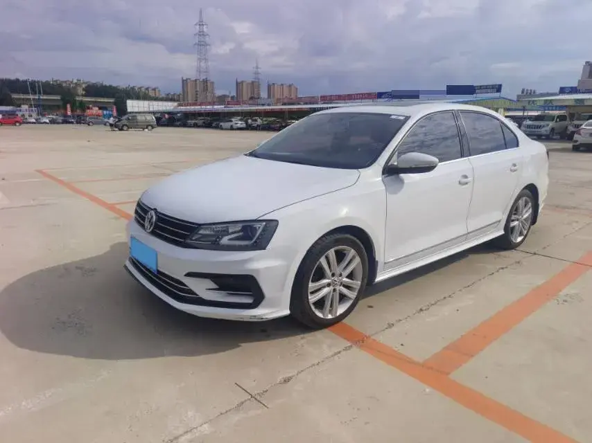 2018 Volkswagen Sagitar 1.4T 150HP L4 7DCT