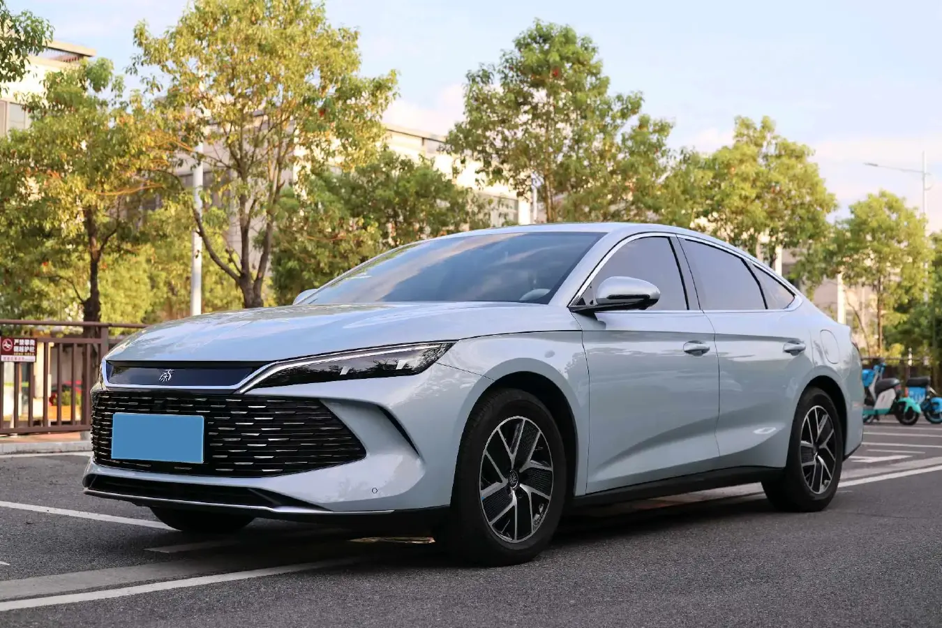 2023 BYD Qin Plus 1.5L 110HP L4 E-CVT PHEV 18.32KWH