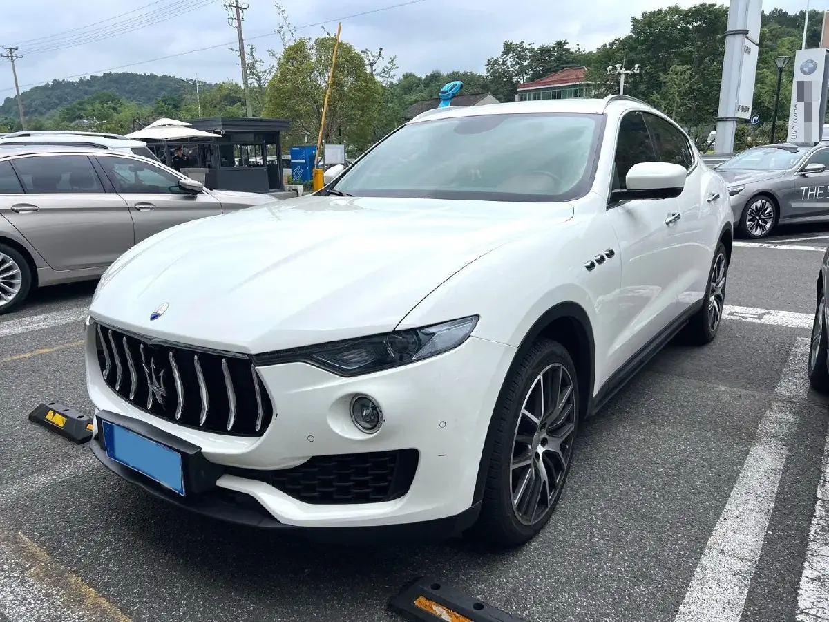 2018 Maserati Levante 3.0T 350HP V6 8AT