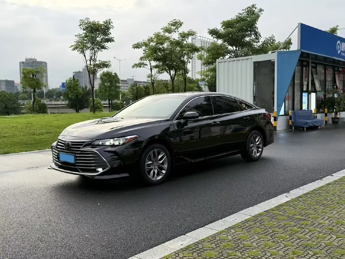2019 Toyota Avalon 2.5L 209HP L4 8AT