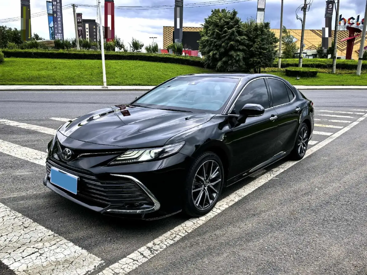 2021 Toyota Camry 2.5L 209HP L4 8AT