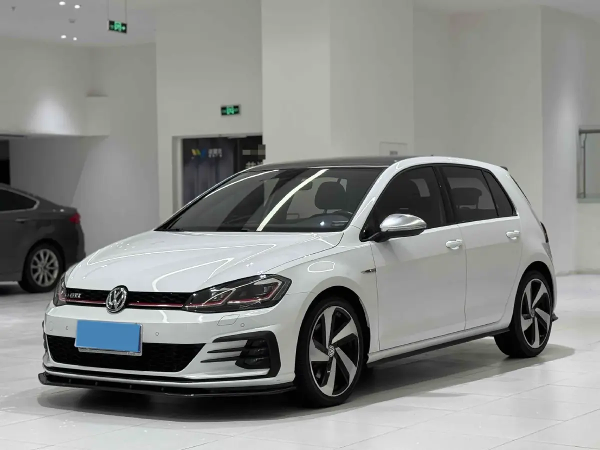 2018 Volkswagen GolfGTI 2.0T 220HP L4 7DCT