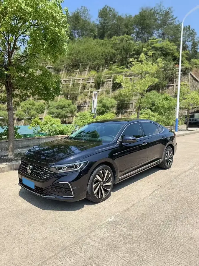 2022 Volkswagen Passat 2.0T 186HP L4 7DCT