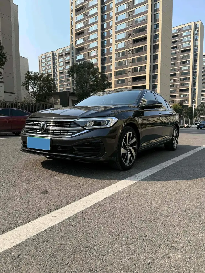 2025 Volkswagen Sagitar 1.5T 160HP L4 7DCT