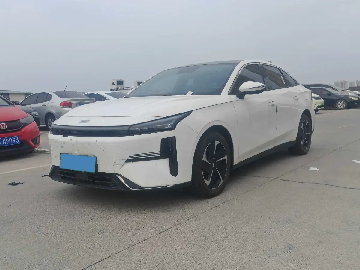 2023 Geely Galaxy L6 1.5T 163HP L4 3DHT PHEV