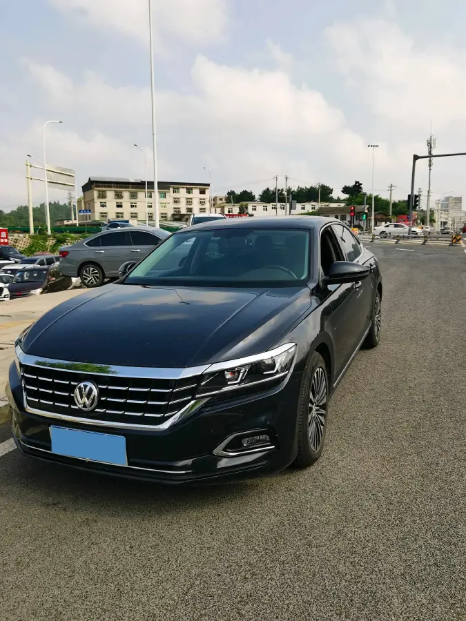 2019 Volkswagen Passat 2.0T 186HP L4 7DCT