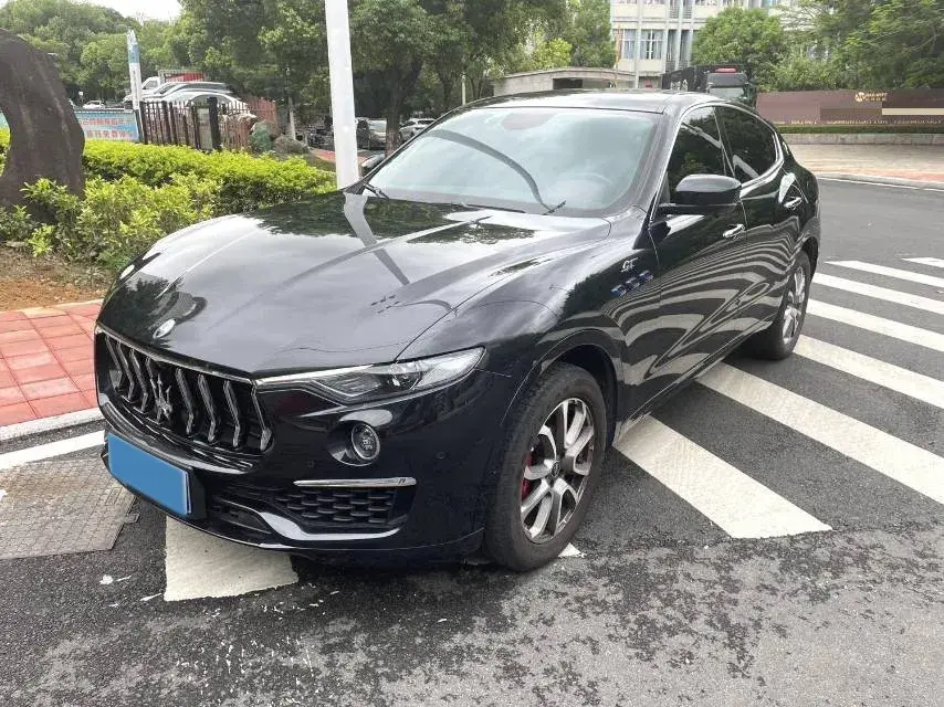2022 Maserati Levante 2.0T 330HP L4 8AT