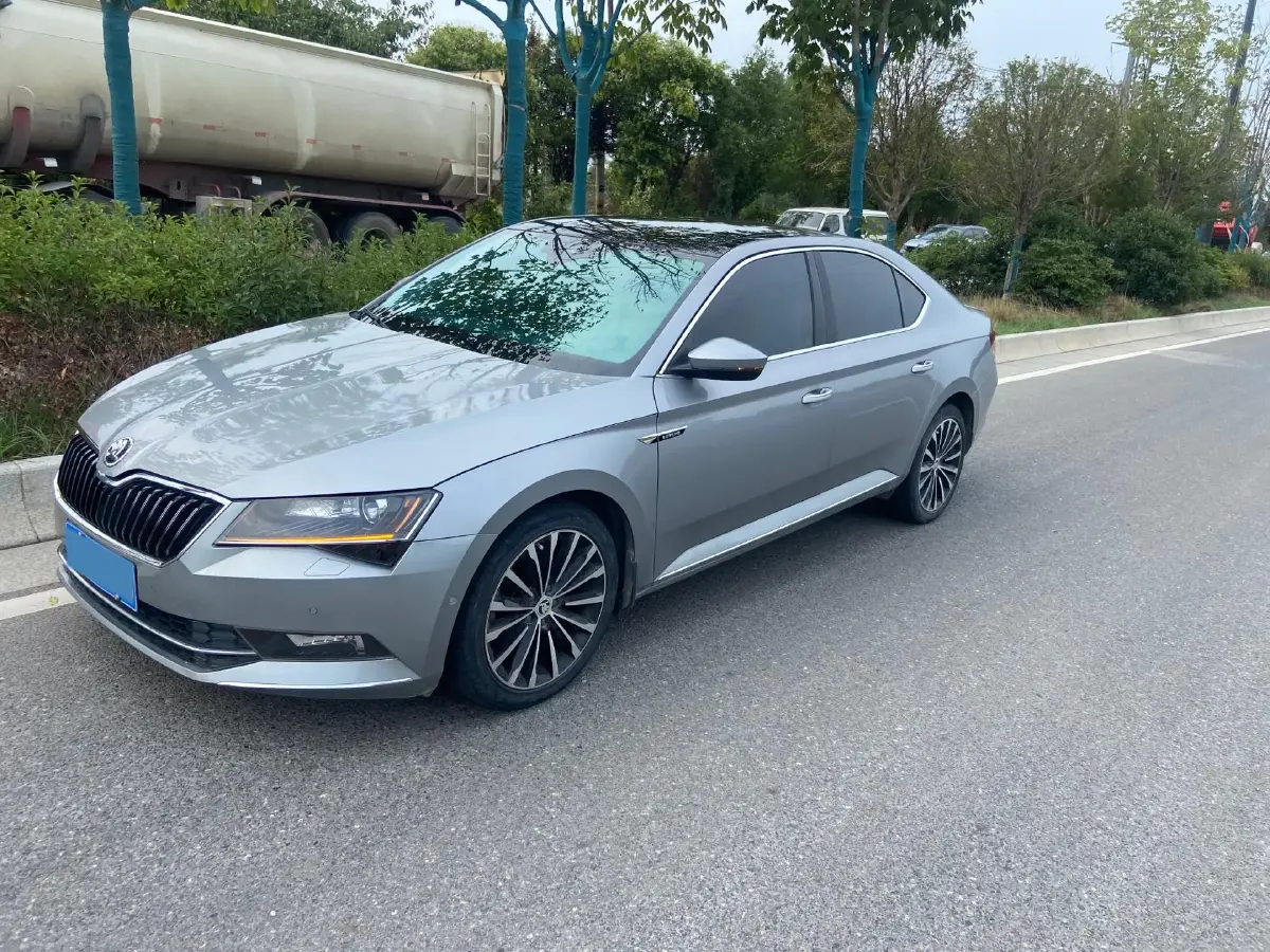 2018 Skoda Superb 1.8T 180HP L4 7DCT