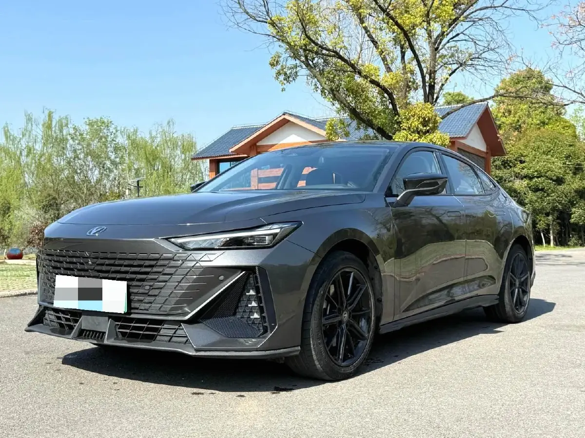 2023 ChangAn UNI-V iDD 1.5T 170HP L4 6TCT PHEV 18.4KWH