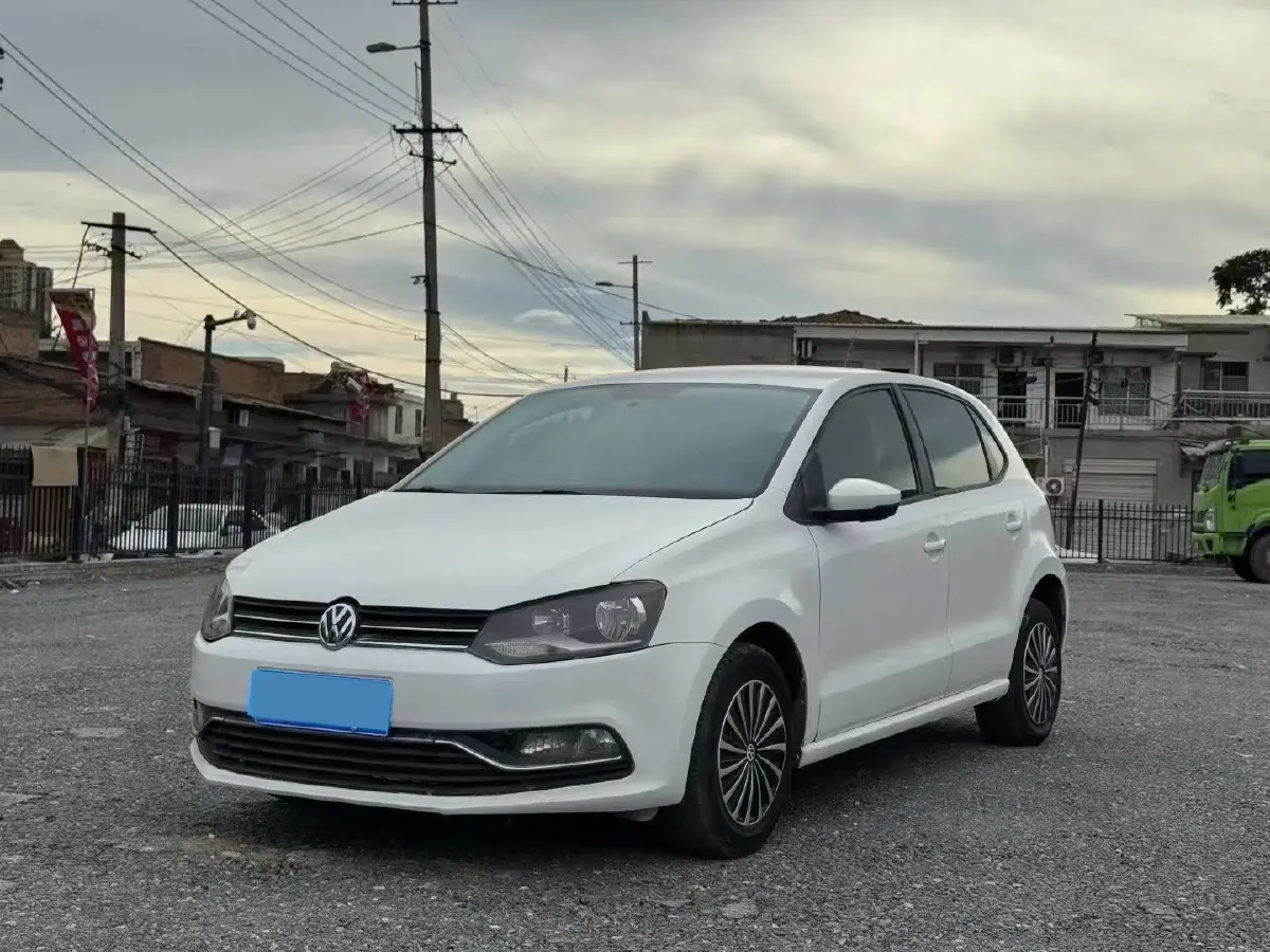 2016 Volkswagen Polo 1.4L 90HP L4 6AT