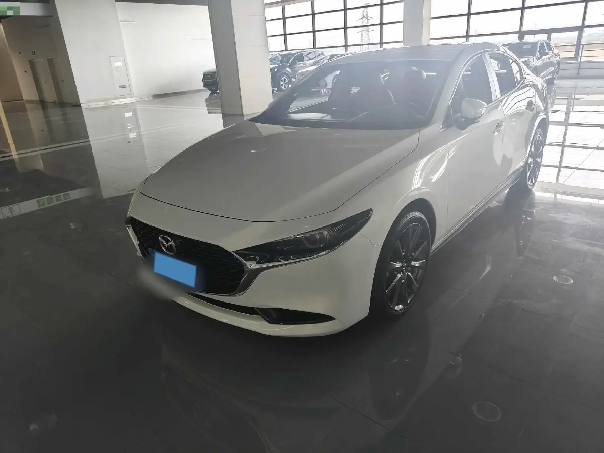 2021 Mazda 3 Axela 2.0L 158HP L4 6AT
