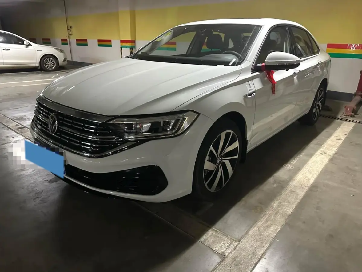 2025 Volkswagen Sagitar 1.5T 160HP L4 7DCT