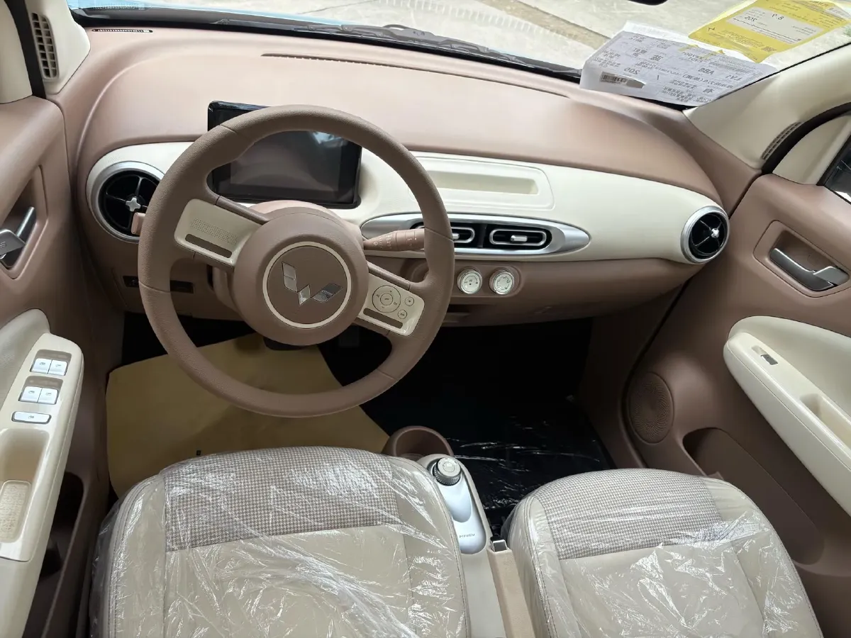 2025 WuLing HongGuang MINI EV BEV 16.2KWH,autocango,china used car exporter,china ev exporter,chinese used car exporter,chinese used ev exporter