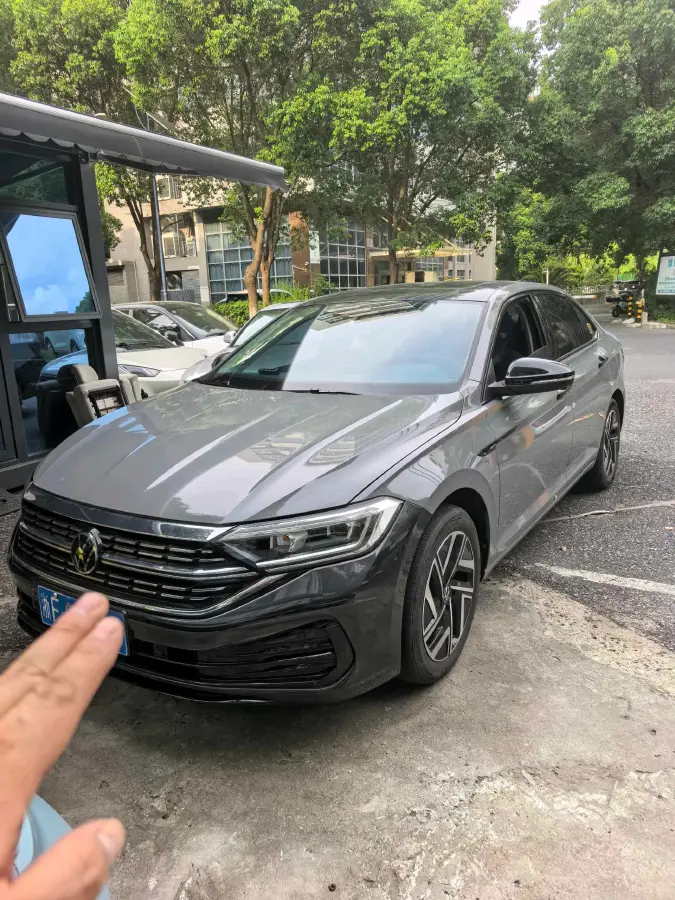 2022 Volkswagen Sagitar 1.2T 116HP L4 7DCT