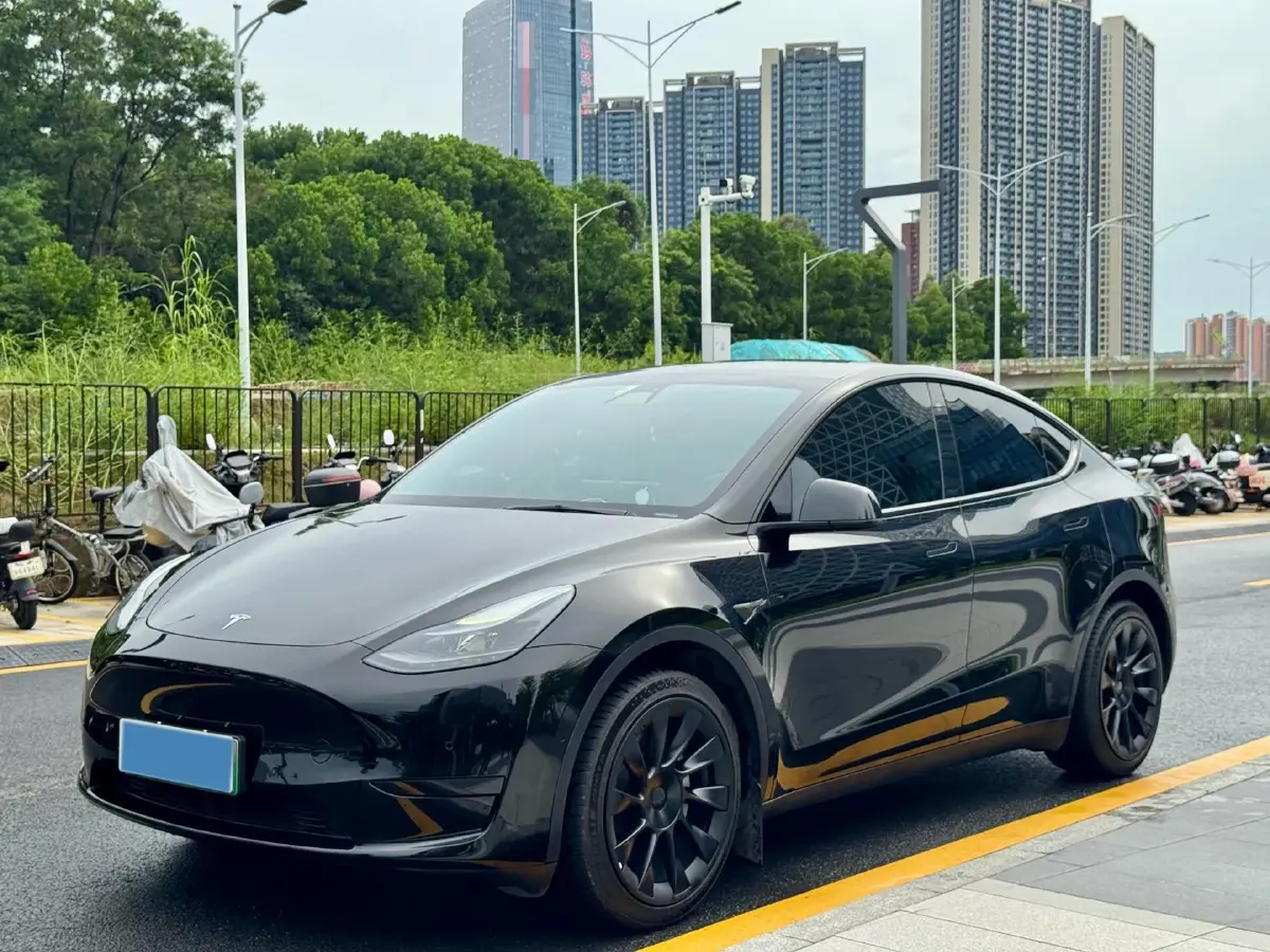 2022 Tesla Model Y BEV 60KWH