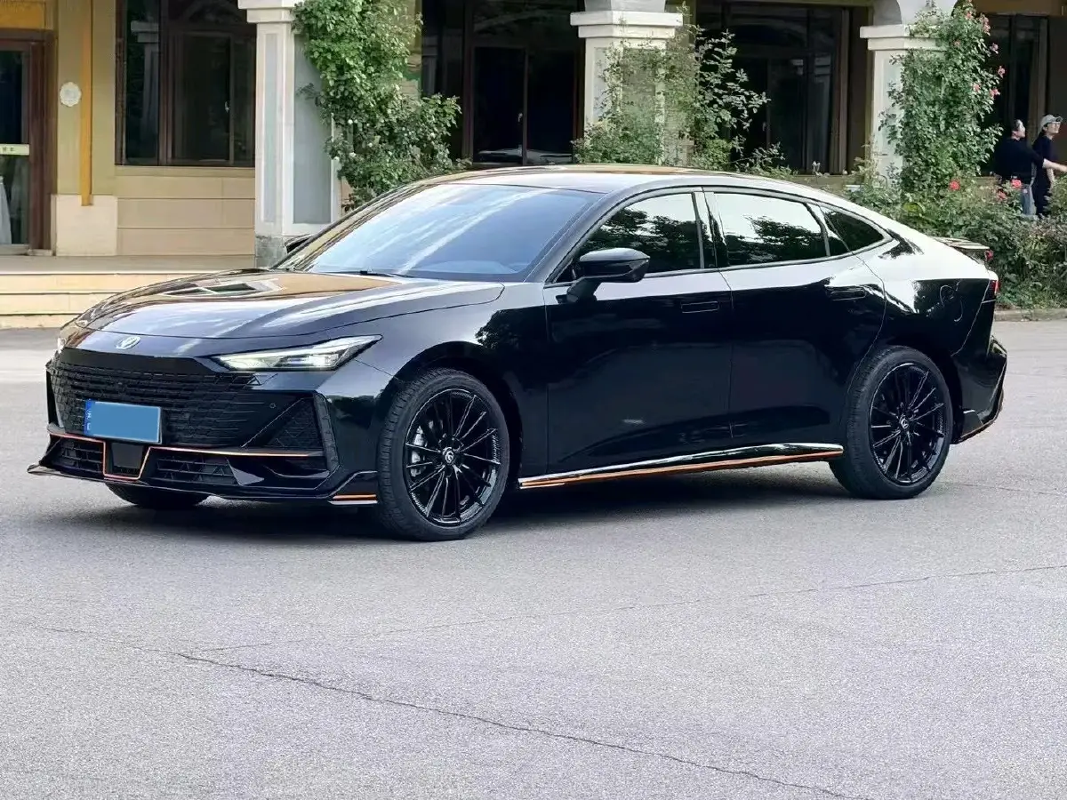 2022 ChangAn UNI-V 1.5T 188HP L4 7DCT