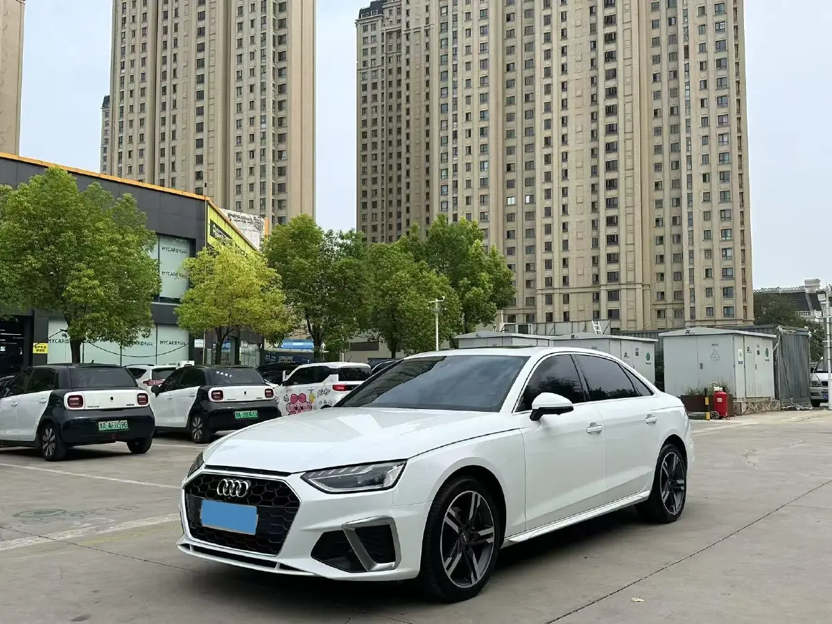 2022 Audi A4L 2.0T 190HP L4 7DCT