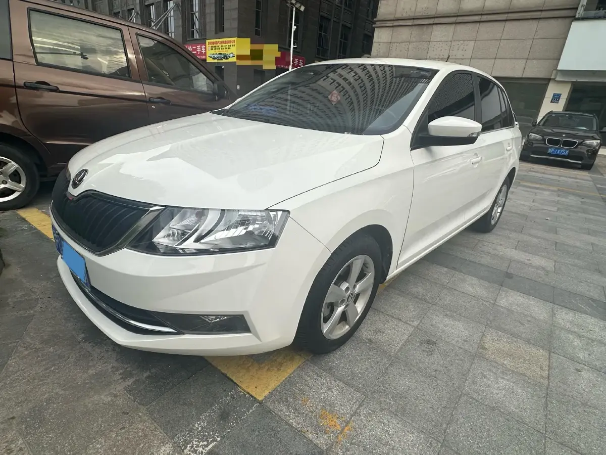 2018 Skoda Rapid Spaceback 1.6L 110HP L4 6AT