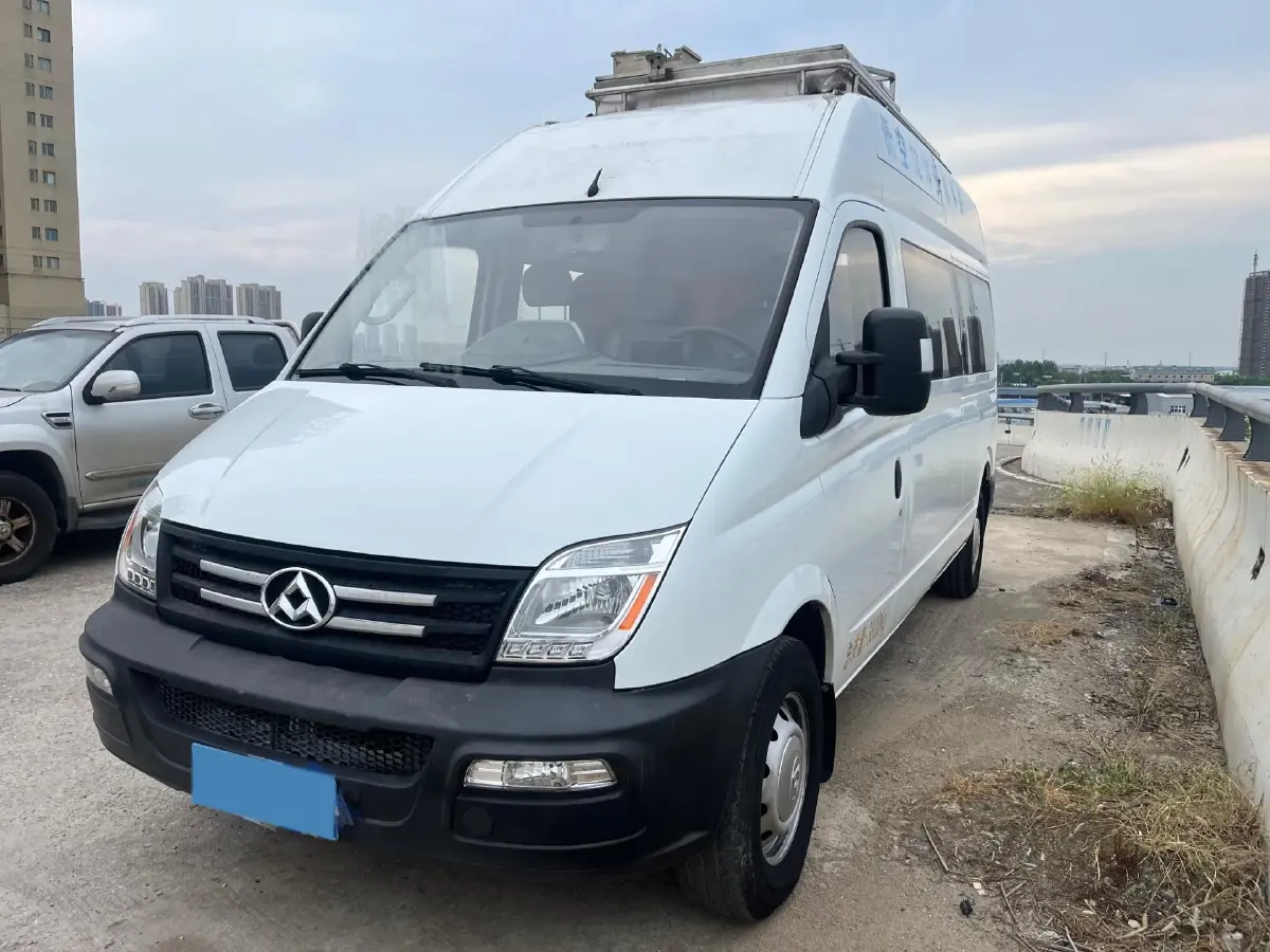 2014 MAXUS XinTu V80 2.5T 136HP L4 5MT