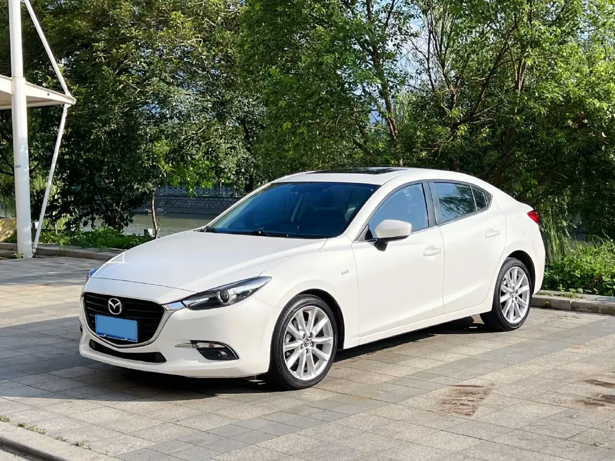 2017 Mazda 3 Axela 1.5L 117HP L4 6AT