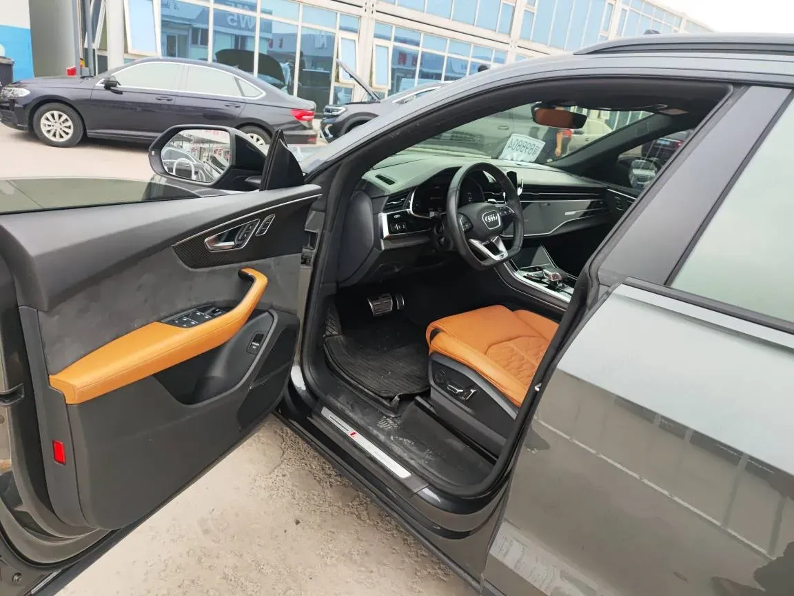 2021 Audi RS Q8 4.0T 600HP V8 8AT,autocango,china used car exporter,china ev exporter,chinese used car exporter,chinese used ev exporter