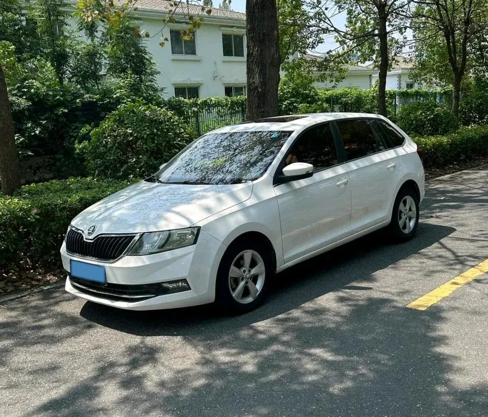 2020 Skoda Rapid Spaceback 1.5L 112HP L4 6AT