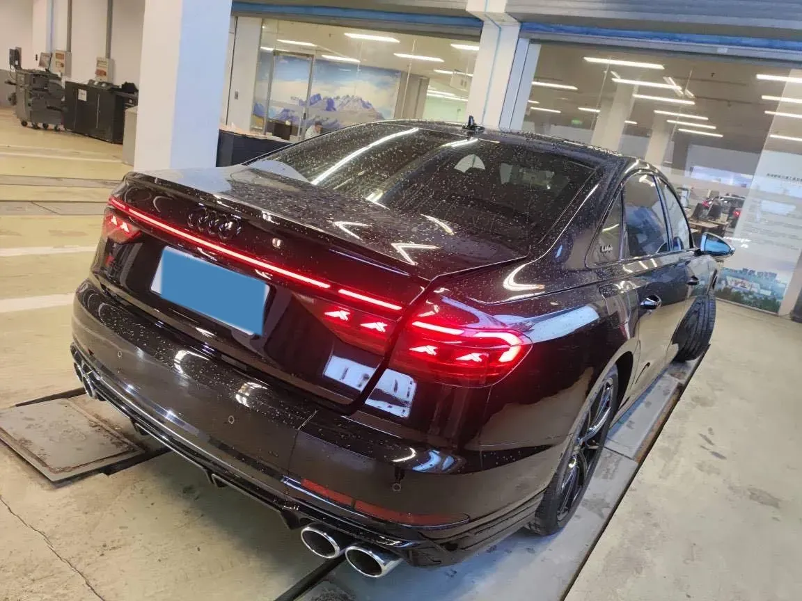 2022 Audi S8 4.0T 571HP V8 8AT,autocango,china used car exporter,china ev exporter,chinese used car exporter,chinese used ev exporter