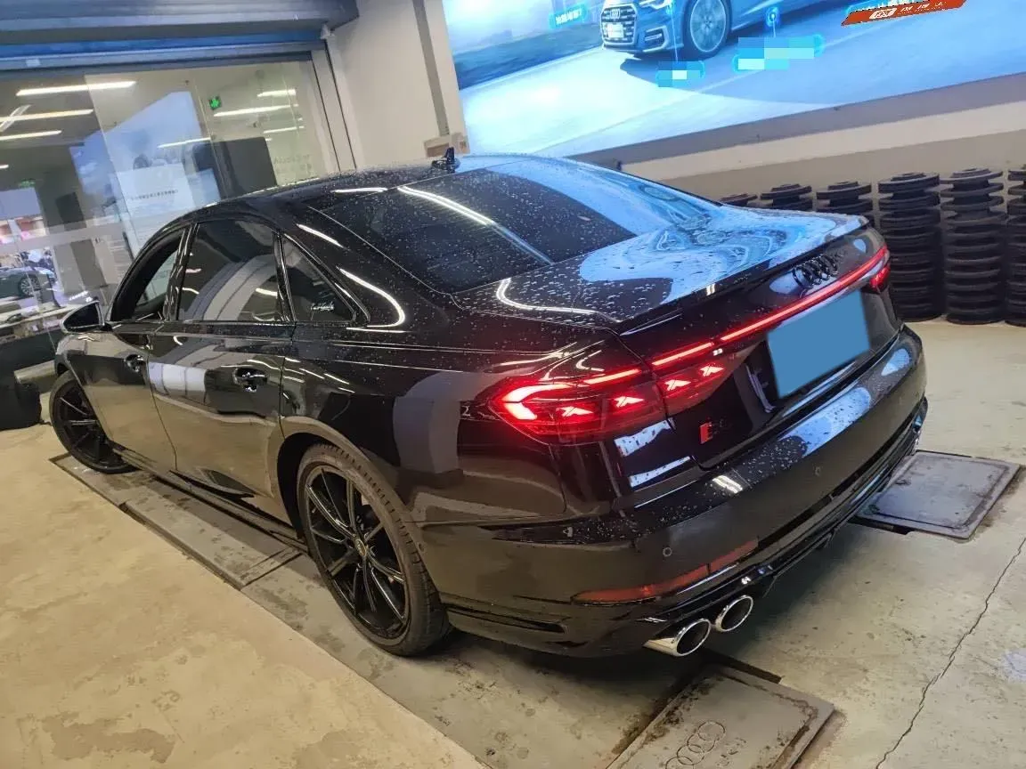 2022 Audi S8 4.0T 571HP V8 8AT,autocango,china used car exporter,china ev exporter,chinese used car exporter,chinese used ev exporter