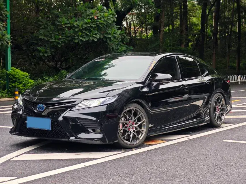 2019 Toyota Camry 2.5L 178HP L4 E-CVT Hybrid