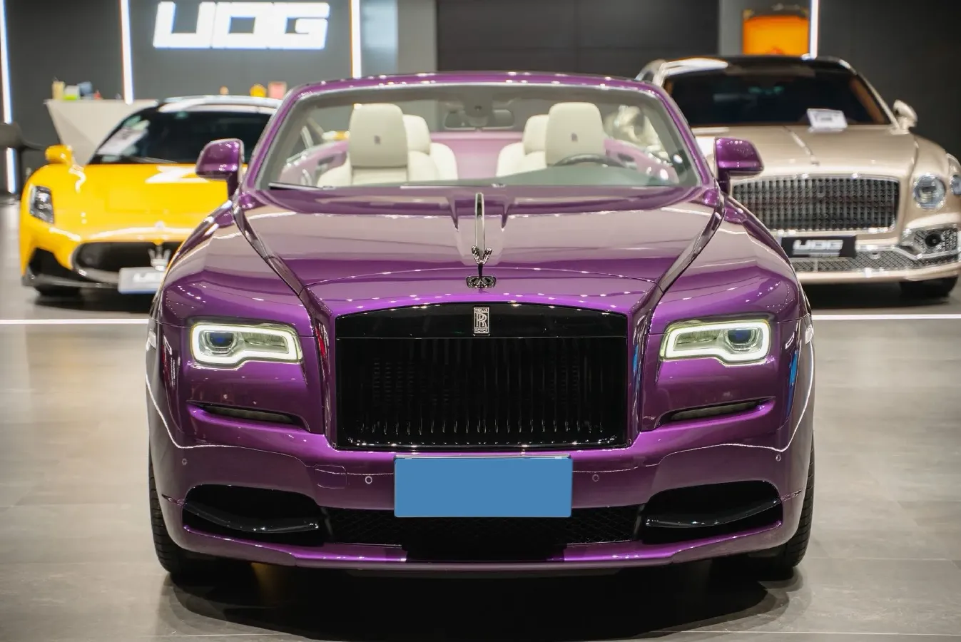 2018 Rolls-Royce Dawn 6.6T 571HP V12 8AT,autocango,china used car exporter,china ev exporter,chinese used car exporter,chinese used ev exporter