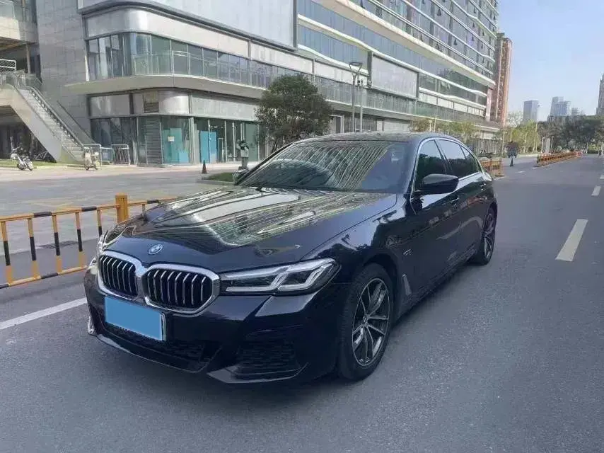 2021 BMW 5 Series 2.0T 184HP L4 8AT PHEV 17.7KWH
