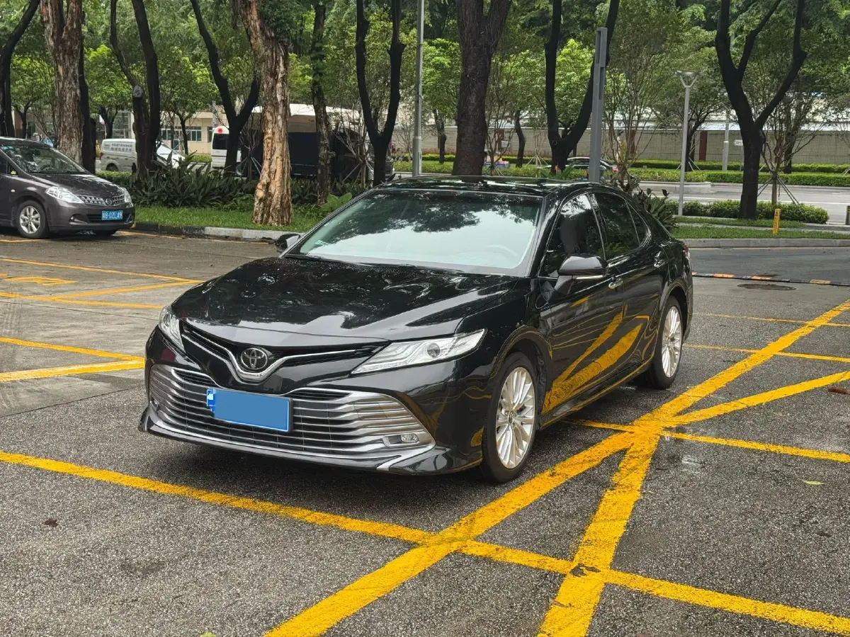 2019 Toyota Camry 2.5L 209HP L4 8AT