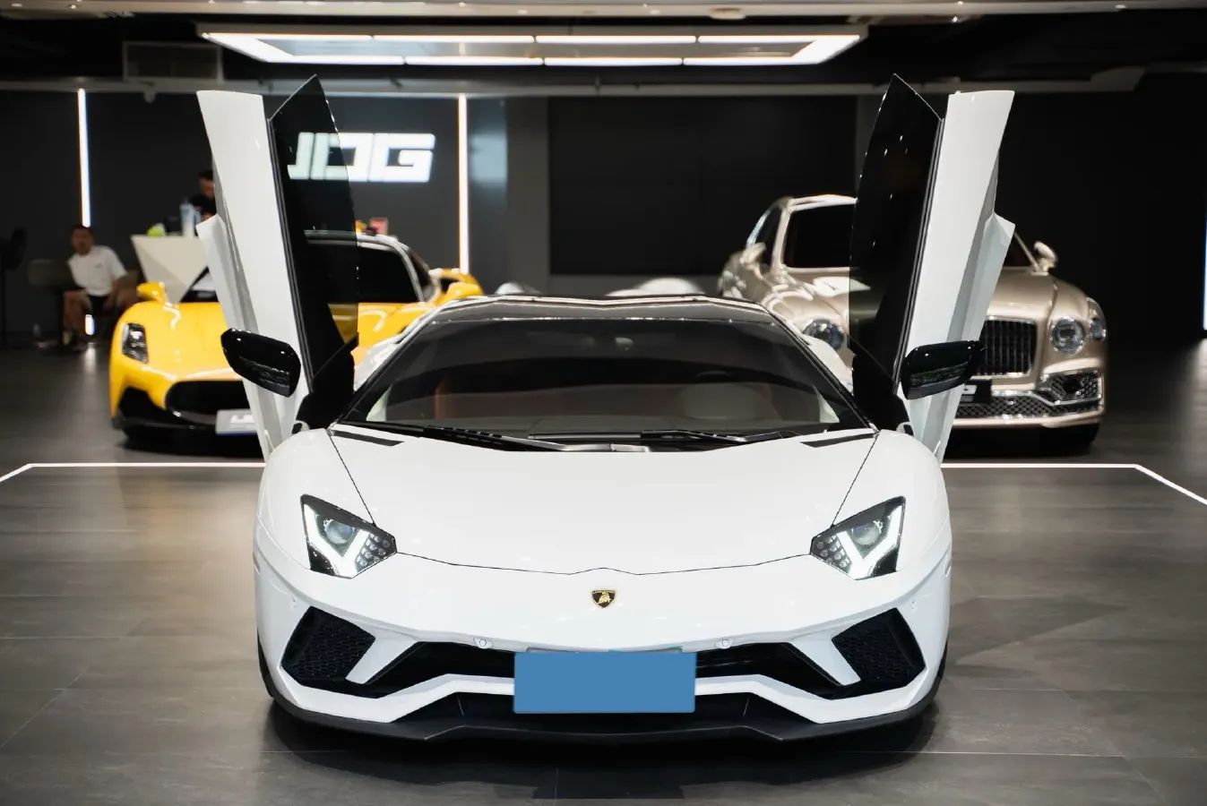2017 Lamborghini Aventador 6.5L 740HP V12 7ISR,autocango,china used car exporter,china ev exporter,chinese used car exporter,chinese used ev exporter