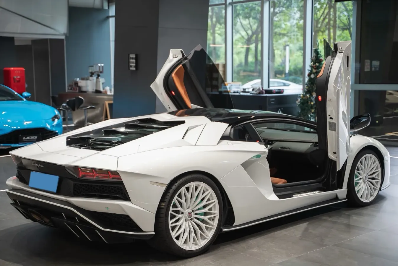 2017 Lamborghini Aventador 6.5L 740HP V12 7ISR,autocango,china used car exporter,china ev exporter,chinese used car exporter,chinese used ev exporter