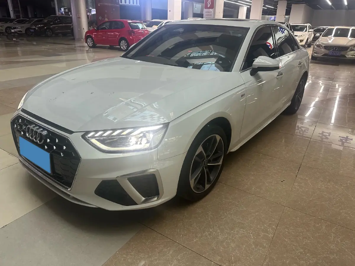 2024 Audi A4L 2.0T 190HP L4 7DCT