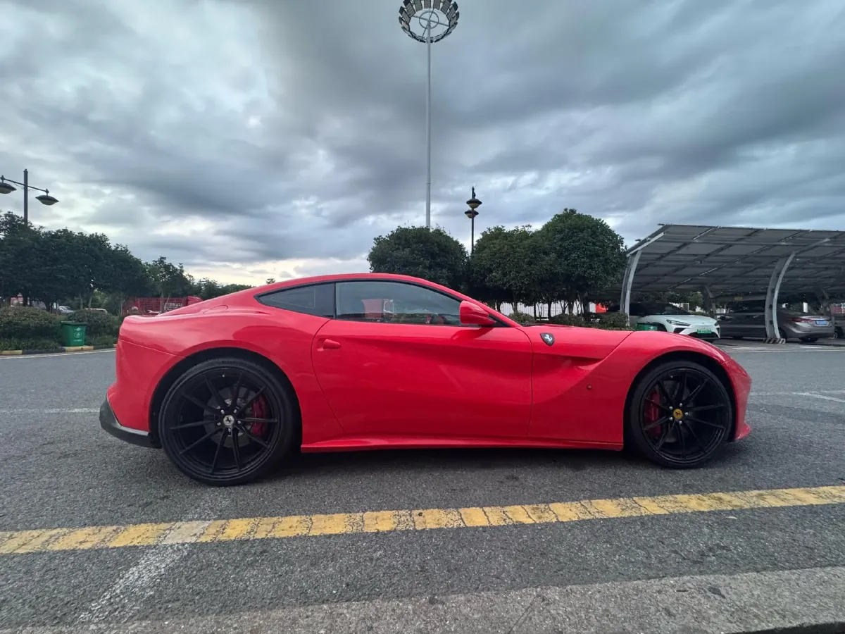 2013 Ferrari F12 berlinetta 6.3L 741HP V12 7DCT,autocango,china used car exporter,china ev exporter,chinese used car exporter,chinese used ev exporter