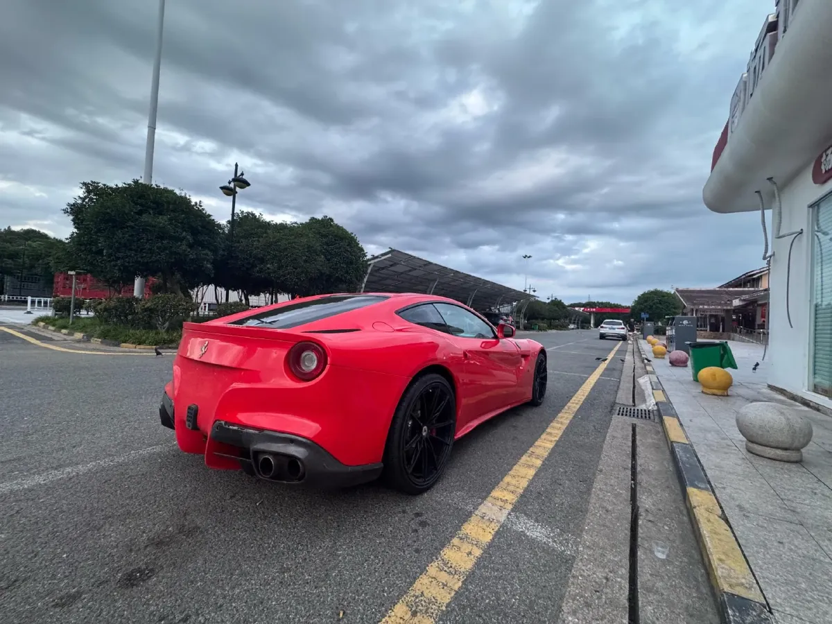 2013 Ferrari F12 berlinetta 6.3L 741HP V12 7DCT,autocango,china used car exporter,china ev exporter,chinese used car exporter,chinese used ev exporter