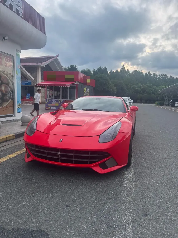 2013 Ferrari F12 berlinetta 6.3L 741HP V12 7DCT,autocango,china used car exporter,china ev exporter,chinese used car exporter,chinese used ev exporter